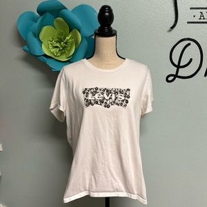 Women’s Levi’s T-Shirt